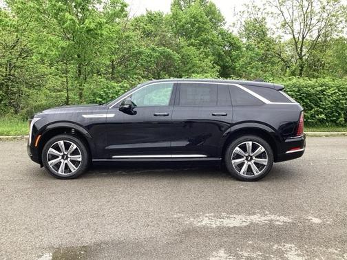 2025 Cadillac Escalade IQ Luxury 1