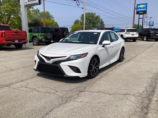 2020 Toyota Camry SE