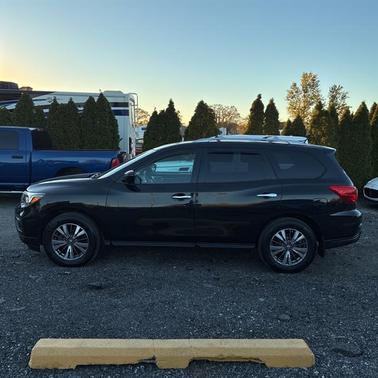 2017 Nissan Pathfinder SV