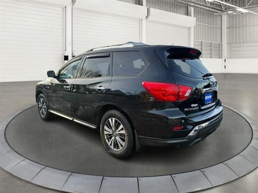2017 Nissan Pathfinder SV