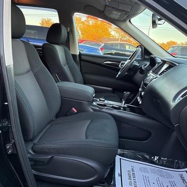 2017 Nissan Pathfinder SV