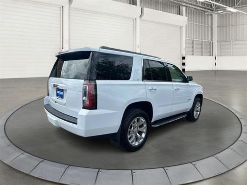 Summit White 2017 GMC Yukon SLT