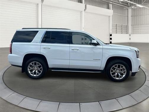 Summit White 2017 GMC Yukon SLT
