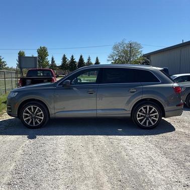 Graphite Gray Metallic 2017 Audi Q7 3.0T Premium