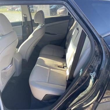 2017 Hyundai TUCSON SE