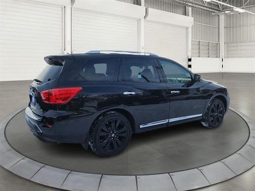 2017 Nissan Pathfinder Platinum