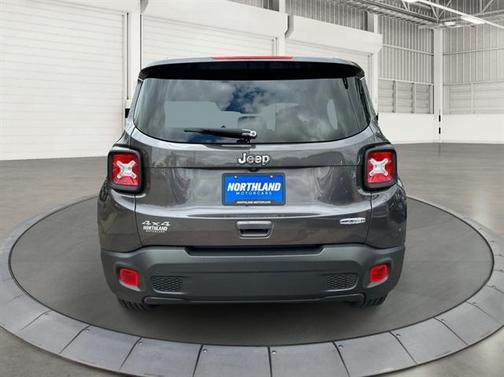Granite Crystal Metallic Clearcoat 2019 Jeep Renegade Latitude