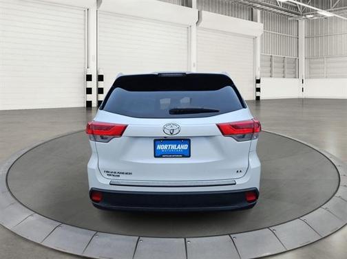 2017 Toyota Highlander LE