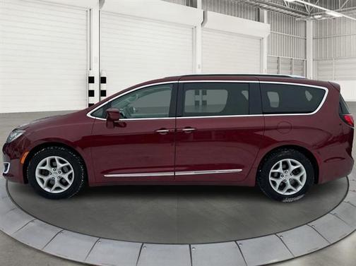 2018 Chrysler Pacifica Touring-L Plus