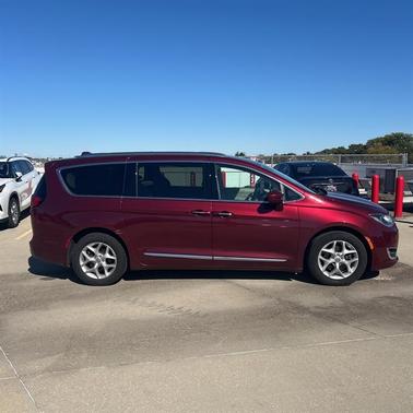 2018 Chrysler Pacifica Touring-L Plus