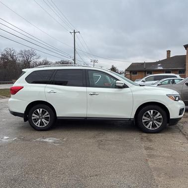 2017 Nissan Pathfinder S