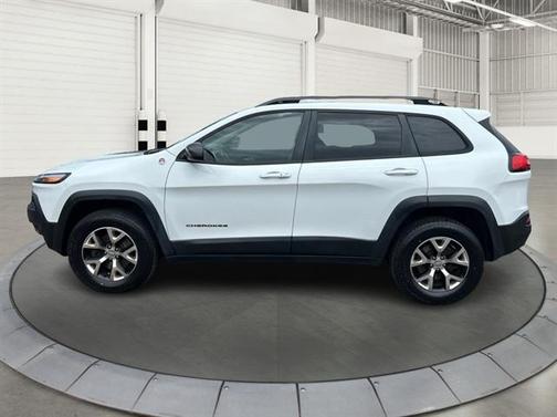 Bright White Clearcoat 2014 Jeep Cherokee Trailhawk