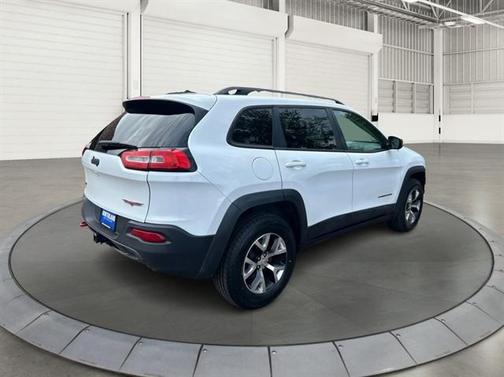 Bright White Clearcoat 2014 Jeep Cherokee Trailhawk