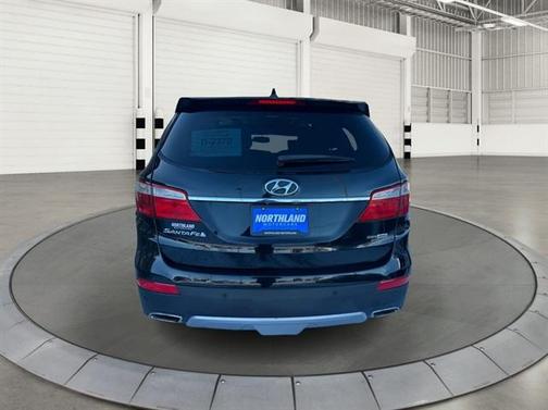 2016 Hyundai SANTA FE SE