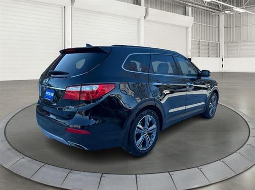 2016 Hyundai SANTA FE SE