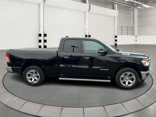 Diamond Black Crystal Pearlcoat 2020 RAM 1500 Big Horn/Lone Star