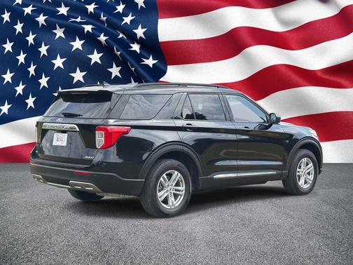 AGATE BLACK METALLIC 2023 Ford Explorer XLT