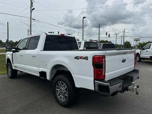 OXFORD WHITE 2024 Ford F-250 LARIAT