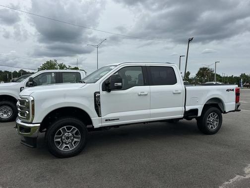 OXFORD WHITE 2024 Ford F-250 LARIAT