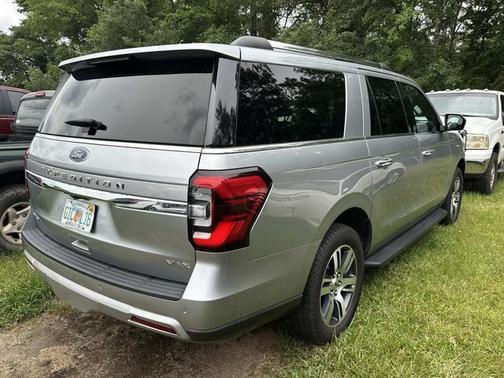 ICONIC SILVER METALLIC 2024 Ford Expedition LIMITED
