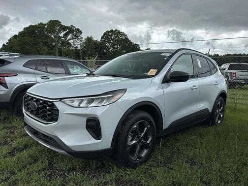 SPACE SILVER METALLIC 2025 Ford Escape ST-LINE