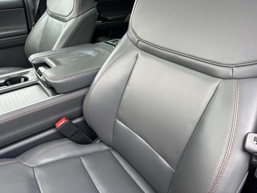 AGATE BLACK METALLIC 2025 Ford Expedition ACTIVE
