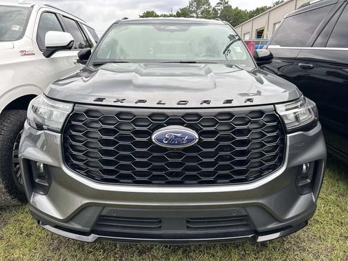 CARBONIZED GRAY METALLIC 2025 Ford Explorer ST-LINE