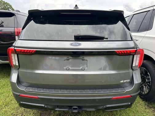 CARBONIZED GRAY METALLIC 2025 Ford Explorer ST-LINE