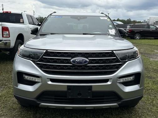 ICONIC SILVER METALLIC 2020 Ford Explorer XLT