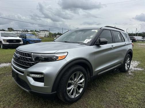 ICONIC SILVER METALLIC 2020 Ford Explorer XLT