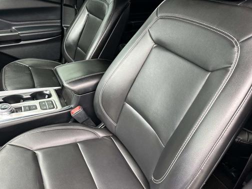 ICONIC SILVER METALLIC 2020 Ford Explorer XLT