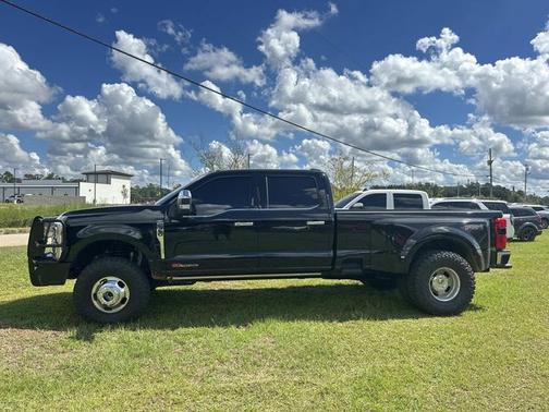 AGATE BLACK 2026 Ford F-350 LARIAT SUPER DUTY