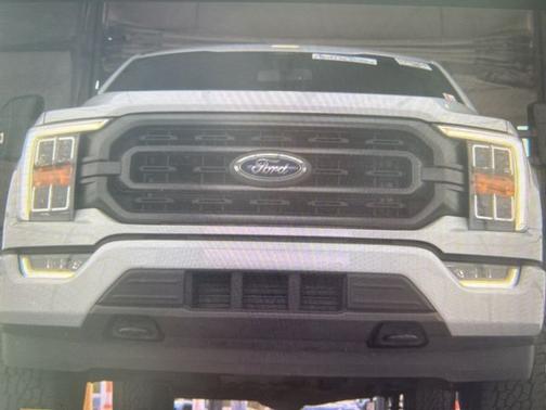 SPACE WHITE METALLIC 2022 Ford F-150 XLT
