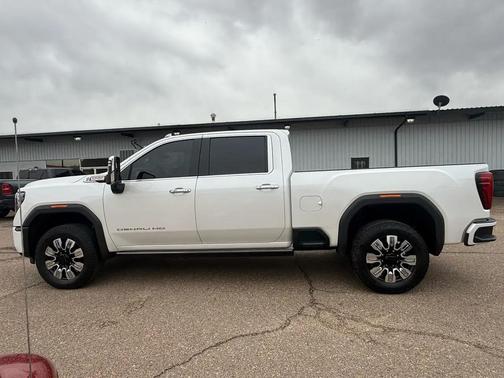 2024 GMC Sierra 2500 Denali