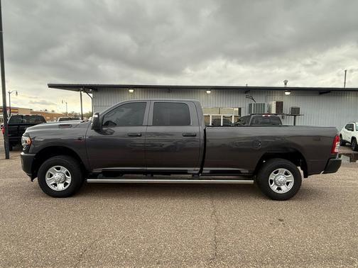 2024 RAM 3500 Tradesman Crew Cab 4x4 8' Box