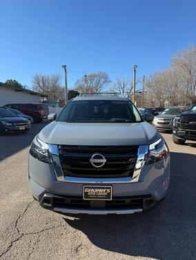 2025 Nissan Pathfinder Platinum FWD
