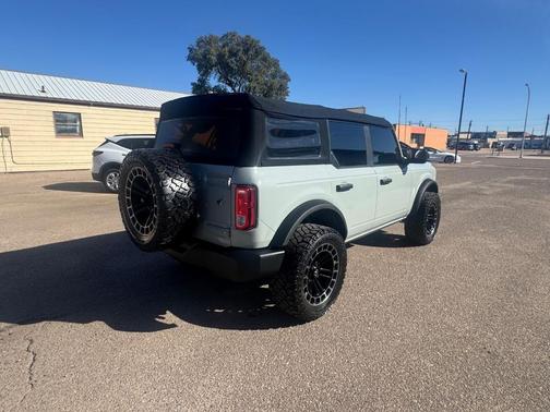 2022 Ford Bronco Base 4 Door 4x4