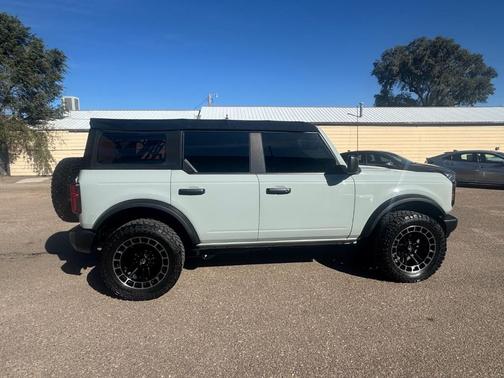 2022 Ford Bronco Base 4 Door 4x4