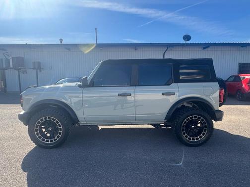 2022 Ford Bronco Base 4 Door 4x4
