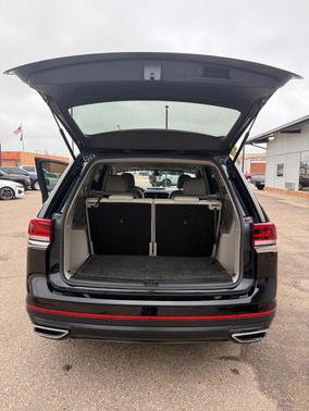 2022 Volkswagen Atlas 2.0T SE w/Technology