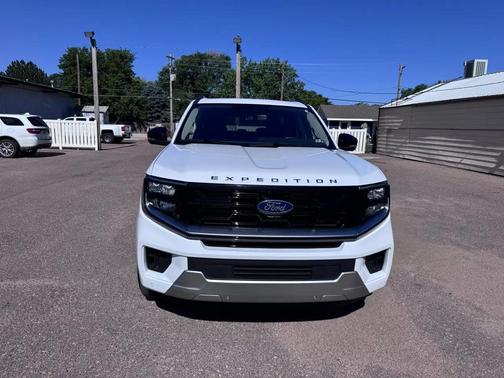 White 2025 Ford Expedition Max Platinum