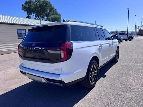 White 2025 Ford Expedition Max Platinum