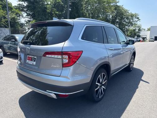 2022 Honda Pilot AWD Elite