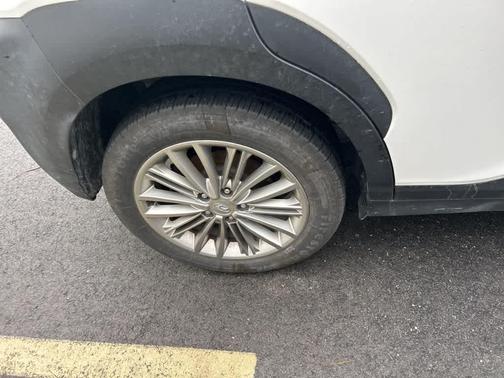 2021 Hyundai KONA SEL