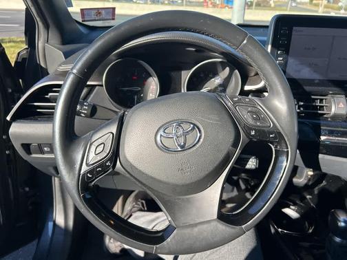 2019 Toyota C-HR XLE