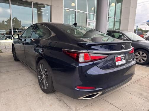 2022 Lexus ES 350 Base