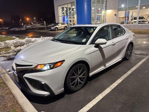 2023 Toyota Camry SE