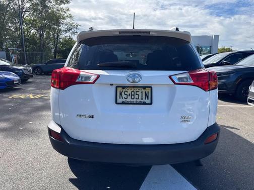 Super White 2013 Toyota RAV4 XLE