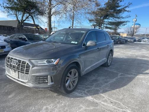 2022 Audi Q7 45 Premium