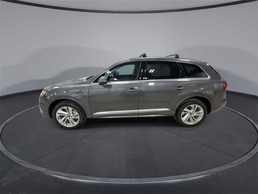 2022 Audi Q7 45 Premium